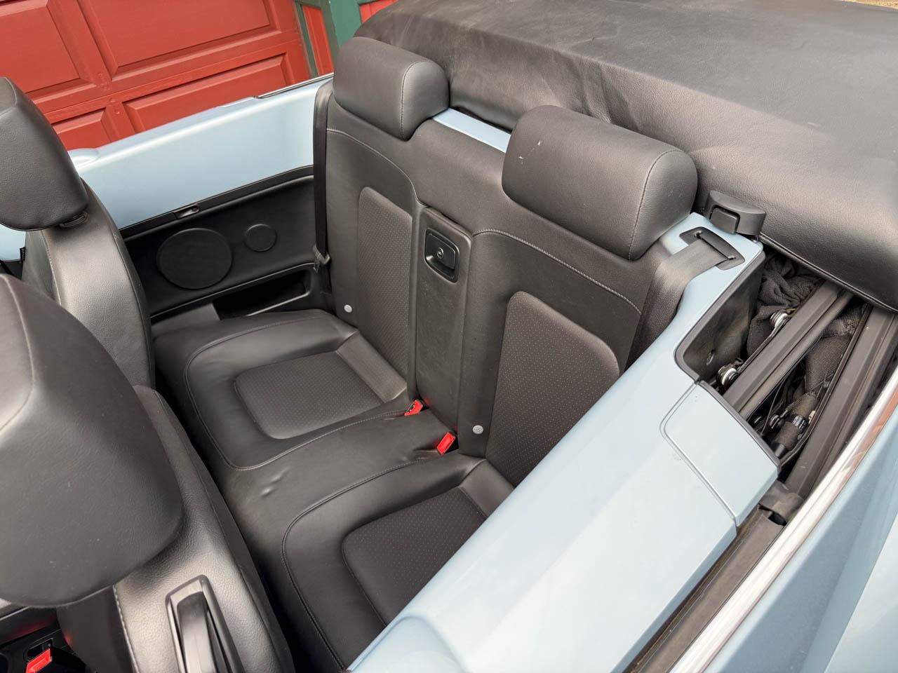 Volkswagen New Beetle 2.5L PZEV Convertible 2010