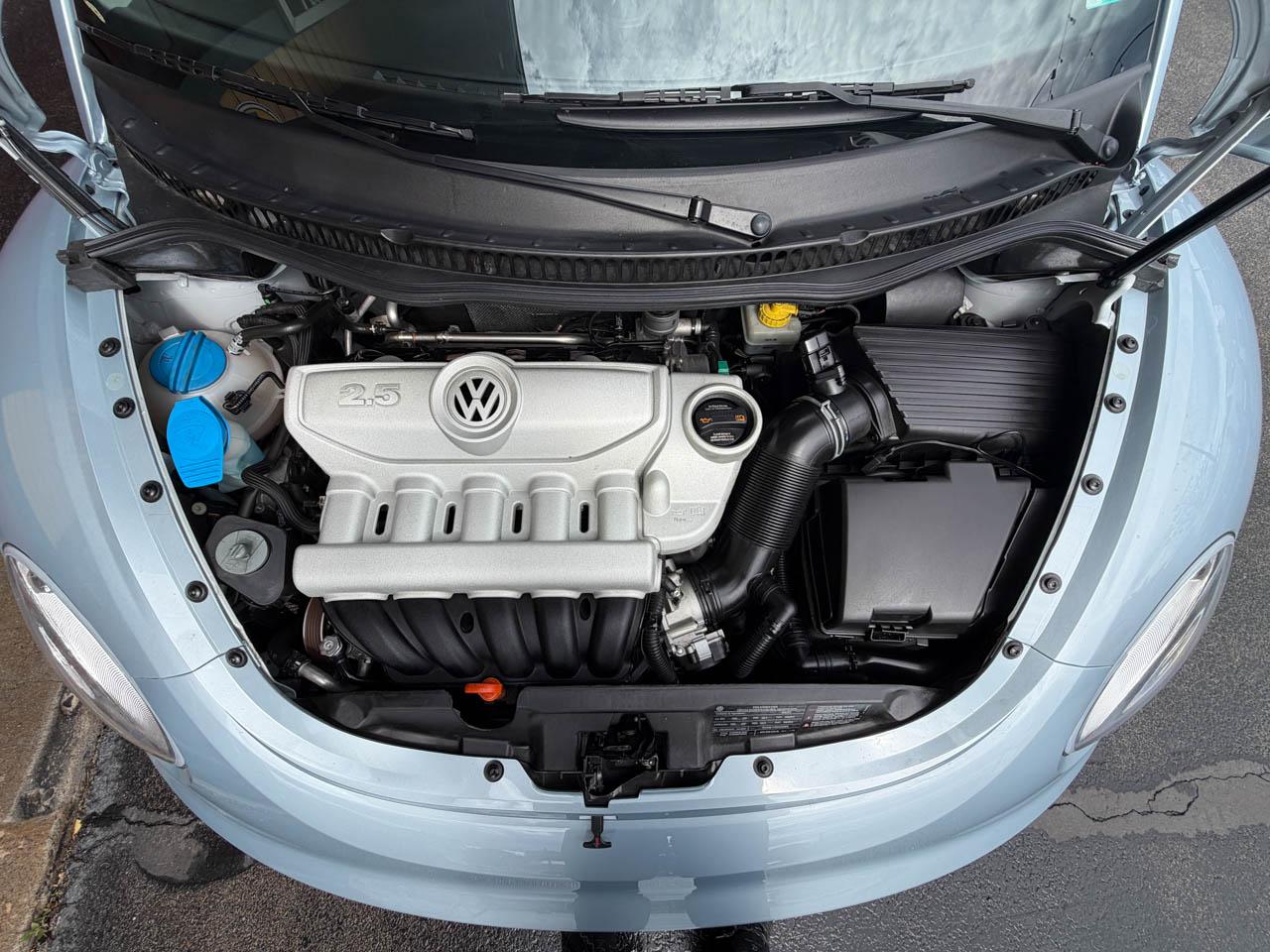 Volkswagen New Beetle 2.5L PZEV Convertible 2010