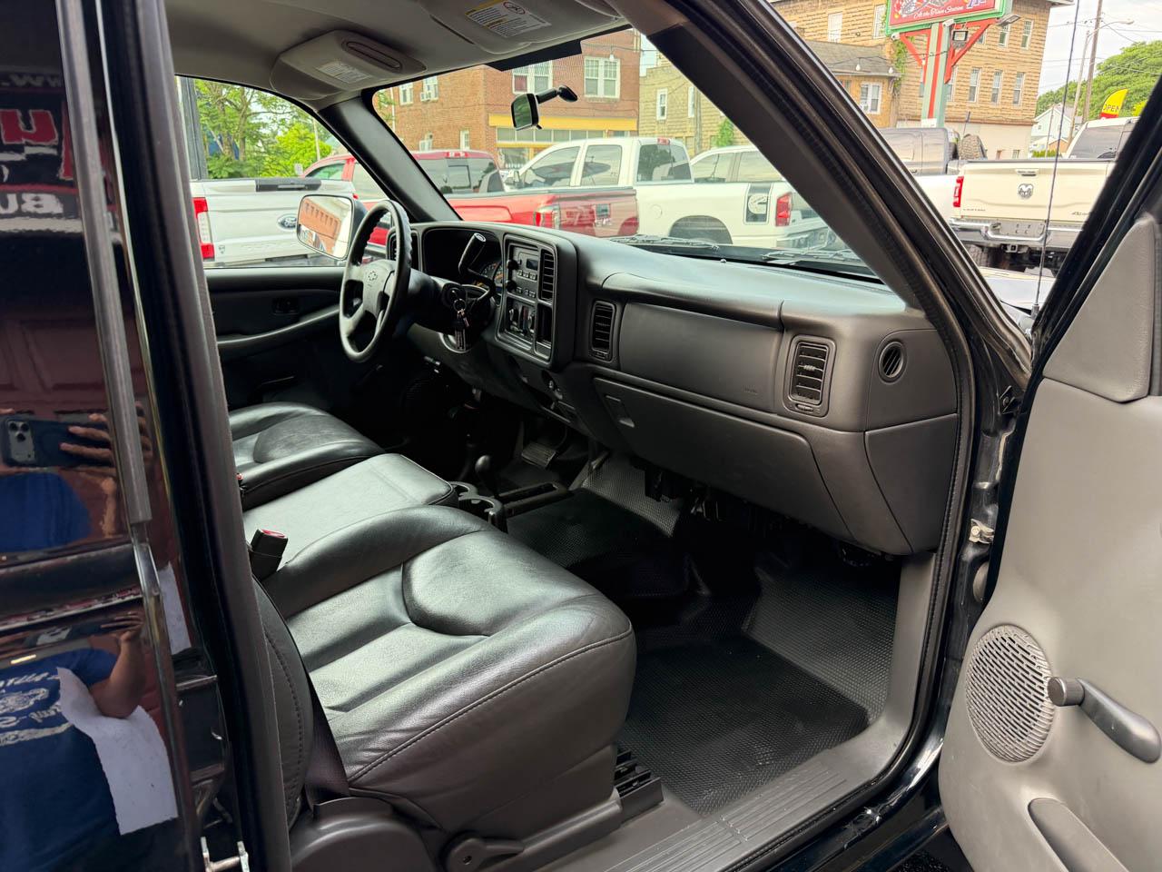 Chevrolet Silverado 3500 Work Truck 4WD DRW 2005