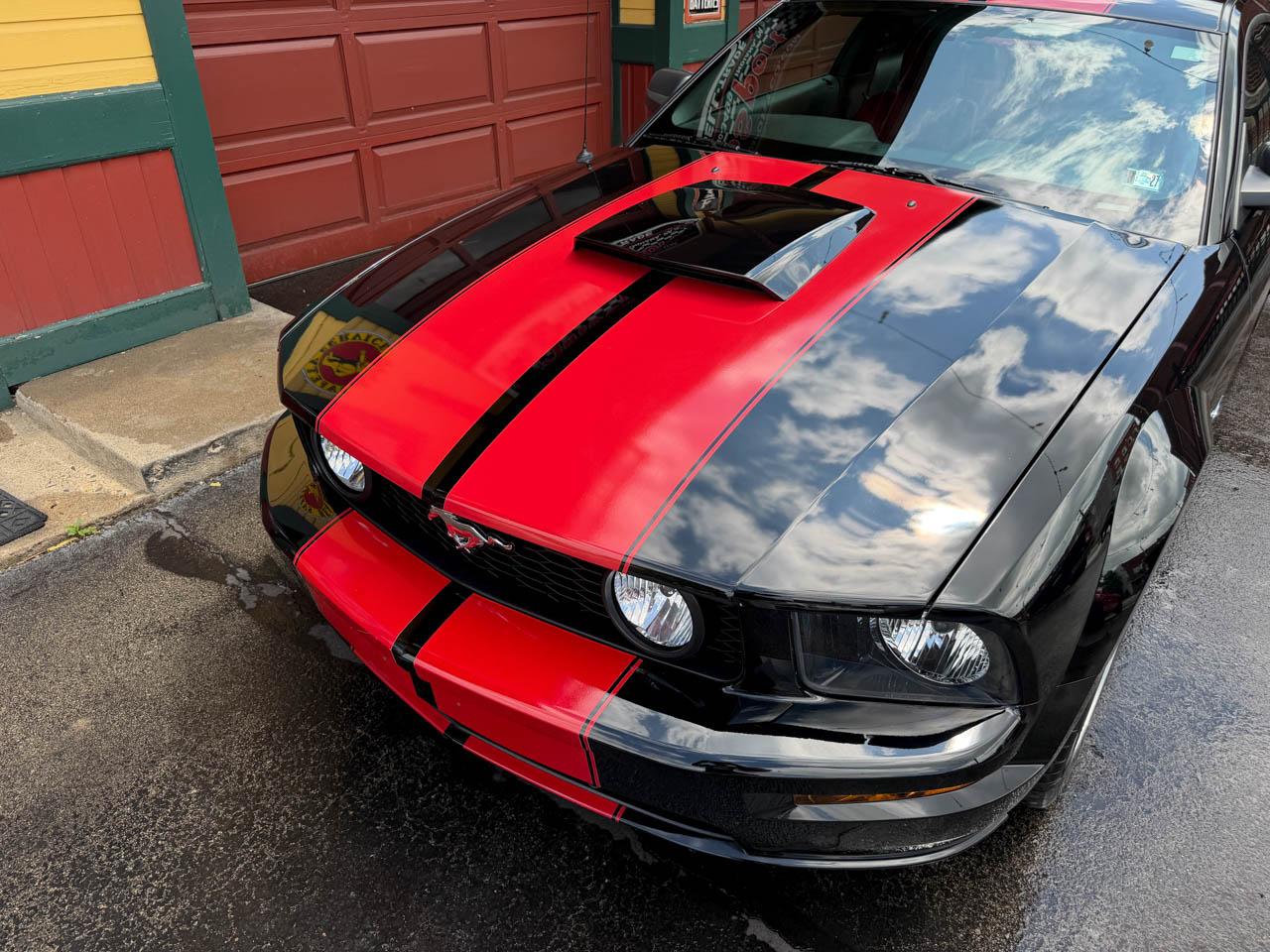 Ford Mustang GT Deluxe Coupe 2006