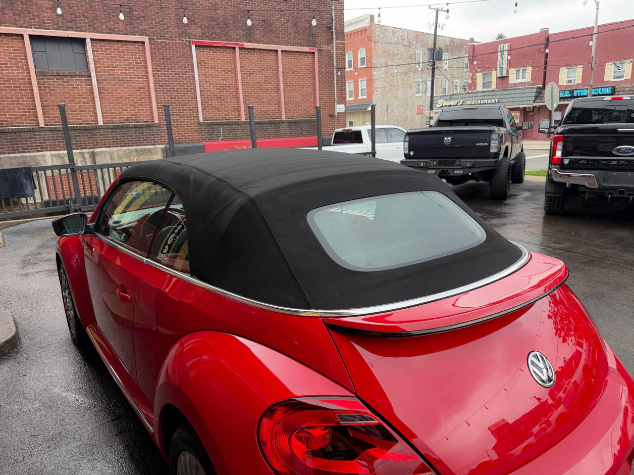 Volkswagen Beetle 2.5L Convertible 2013