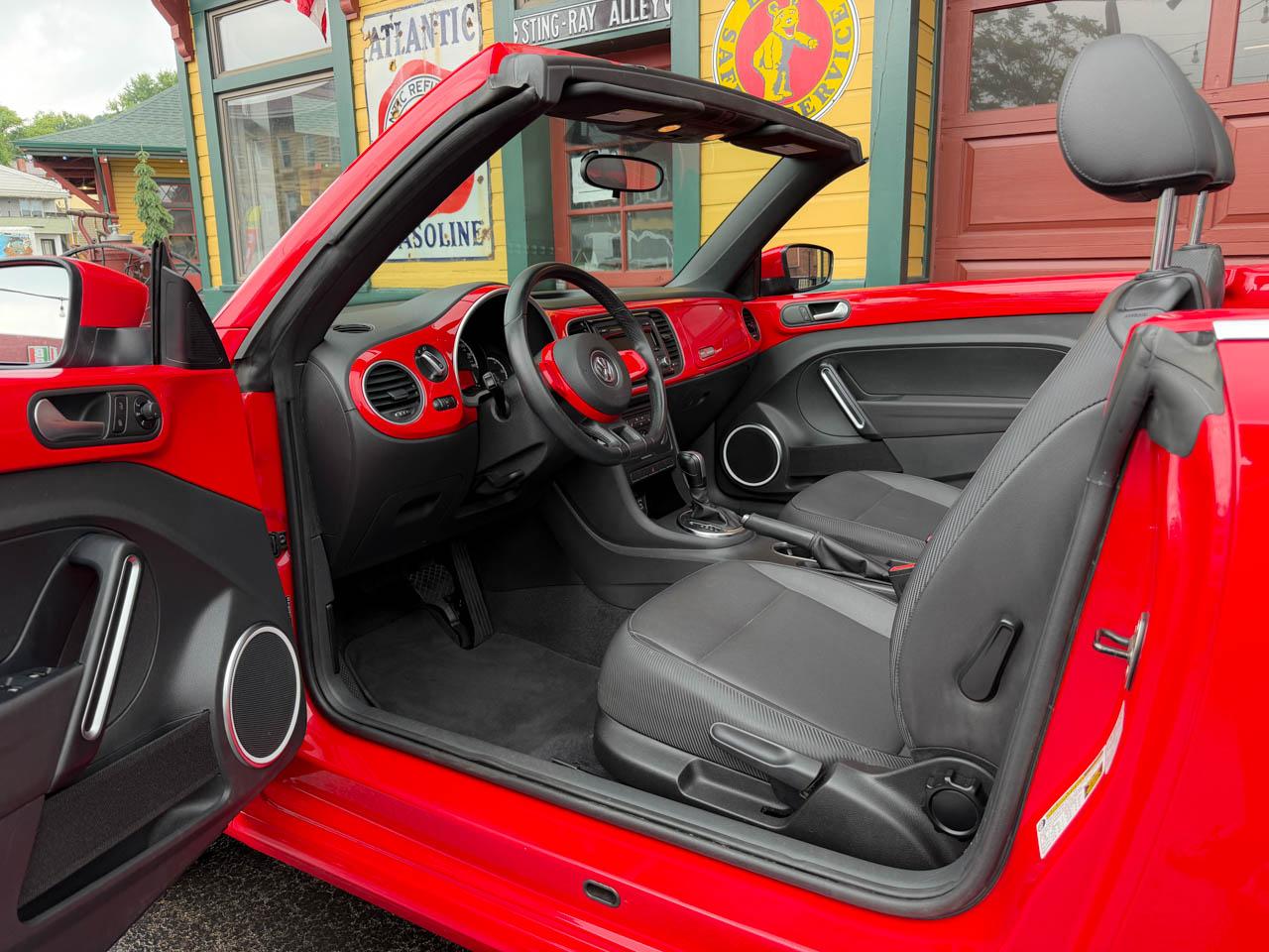 Volkswagen Beetle 2.5L Convertible 2013