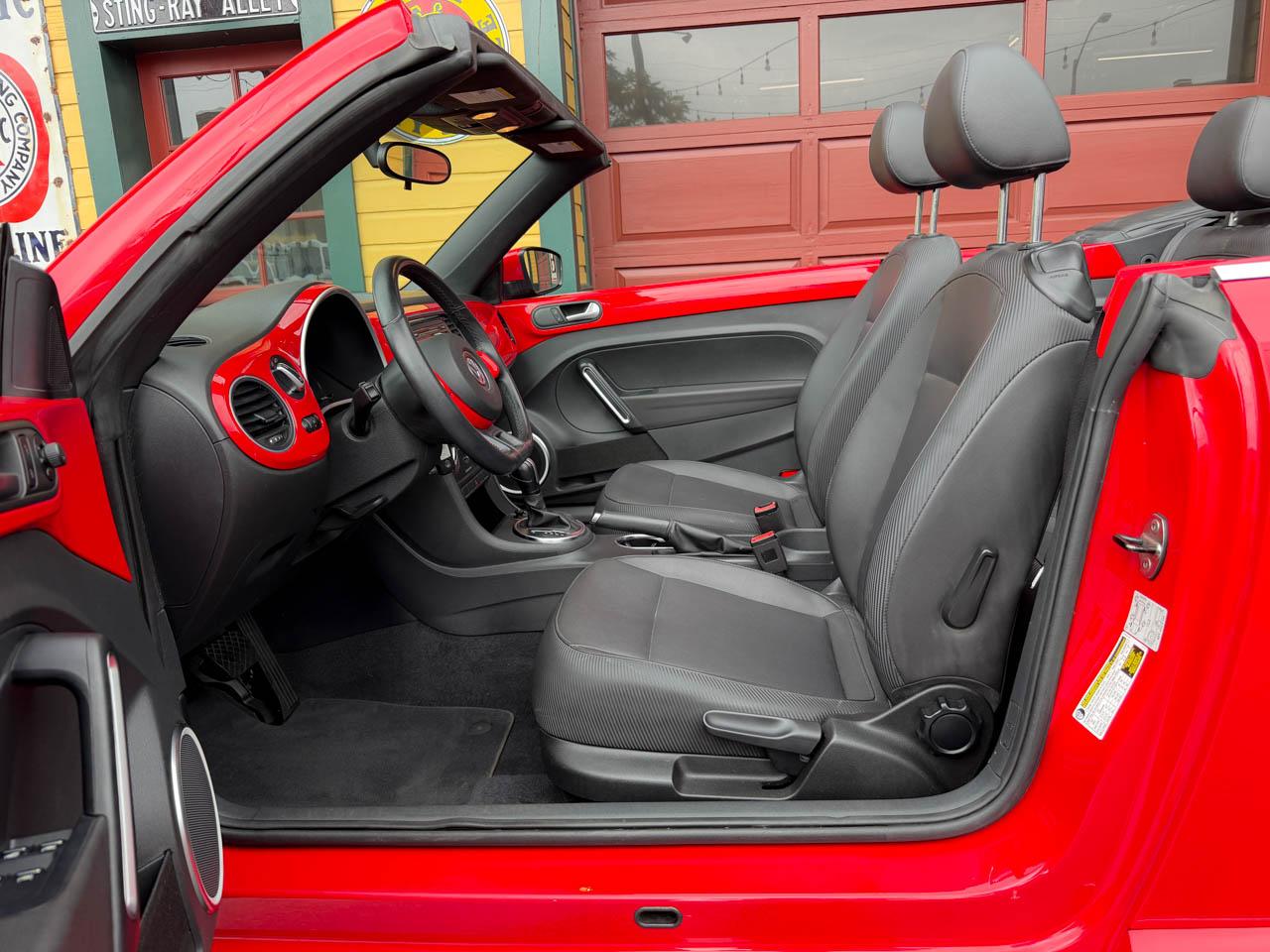 Volkswagen Beetle 2.5L Convertible 2013