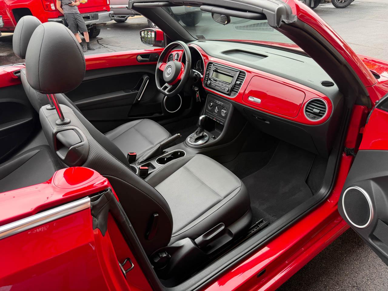 Volkswagen Beetle 2.5L Convertible 2013