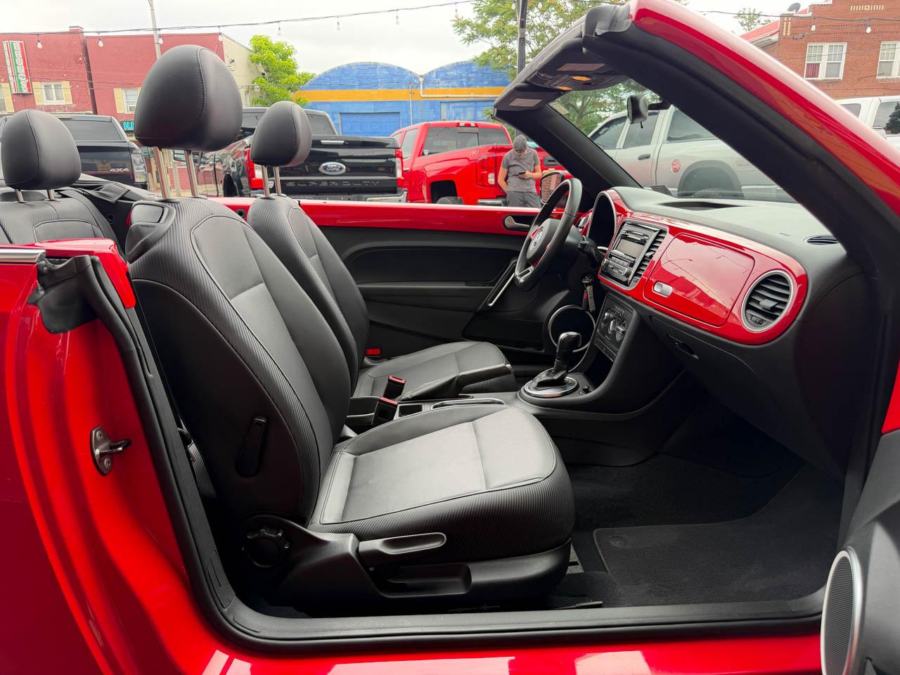 Volkswagen Beetle 2.5L Convertible 2013