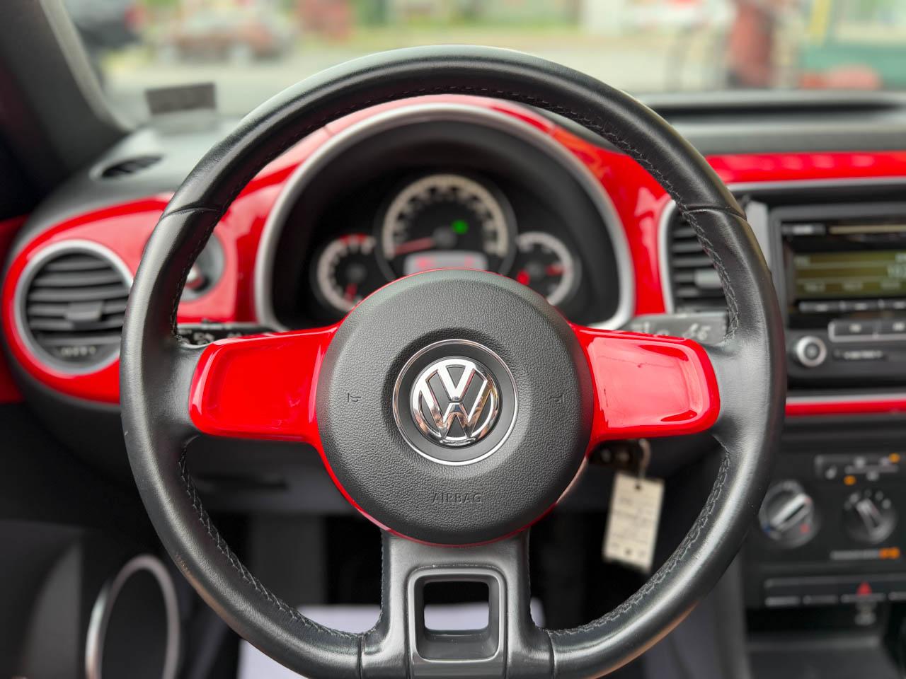 Volkswagen Beetle 2.5L Convertible 2013