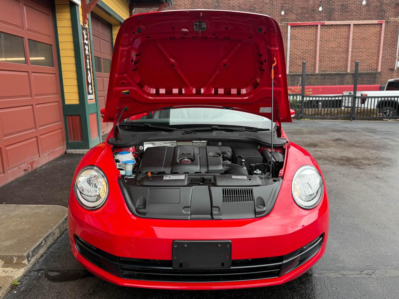 Volkswagen Beetle 2.5L Convertible 2013