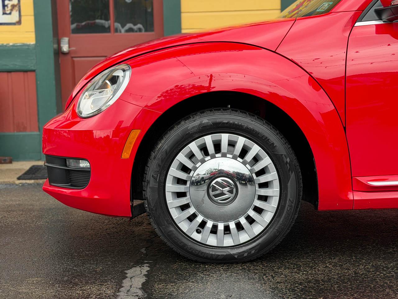 Volkswagen Beetle 2.5L Convertible 2013