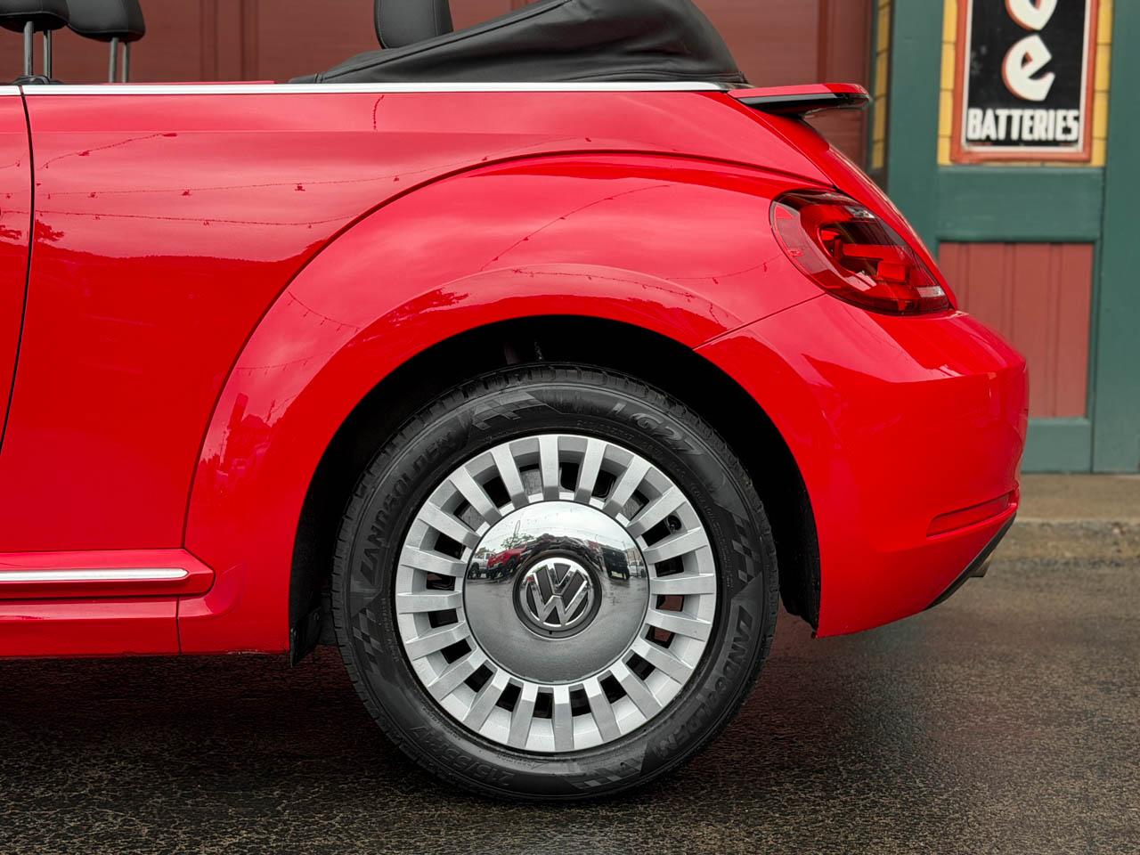 Volkswagen Beetle 2.5L Convertible 2013