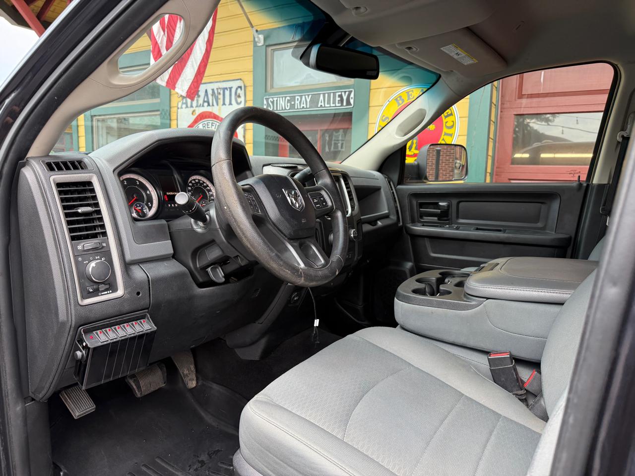 RAM 2500 Tradesman Crew Cab SWB 4WD 2017
