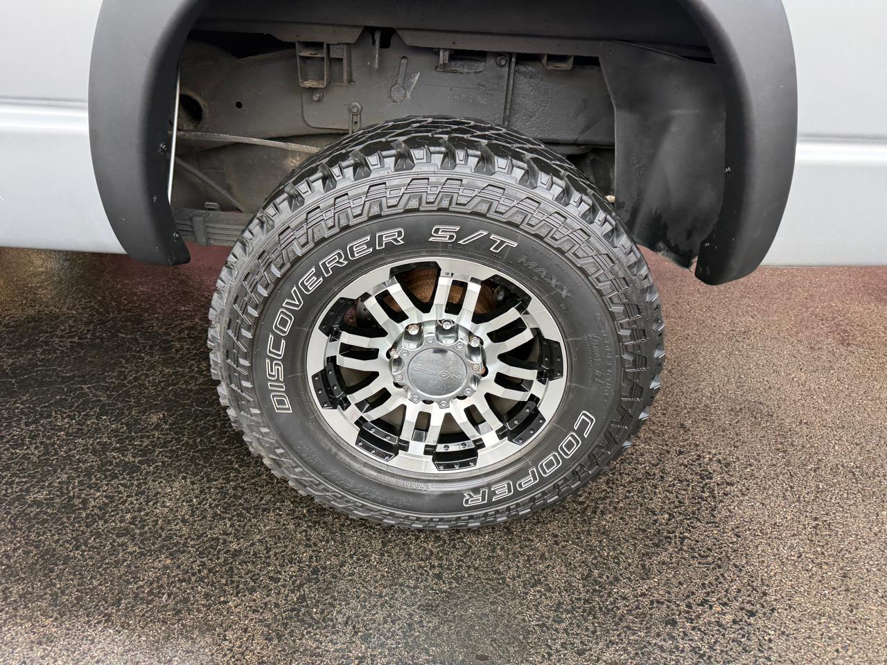 Dodge Ram 2500 4WD Crew Cab 149" Laramie 2005