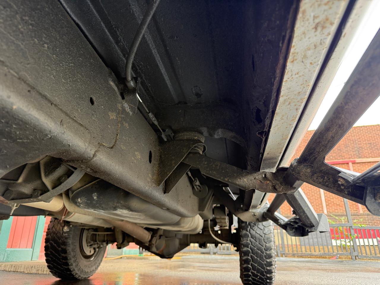 Dodge Ram 2500 4WD Crew Cab 149" Laramie 2005