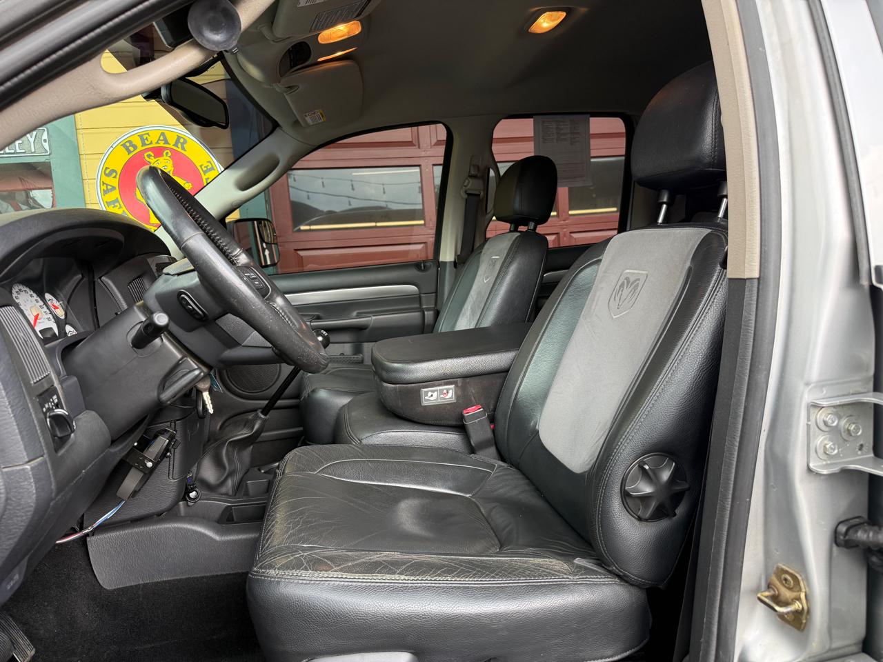 Dodge Ram 2500 4WD Crew Cab 149" Laramie 2005