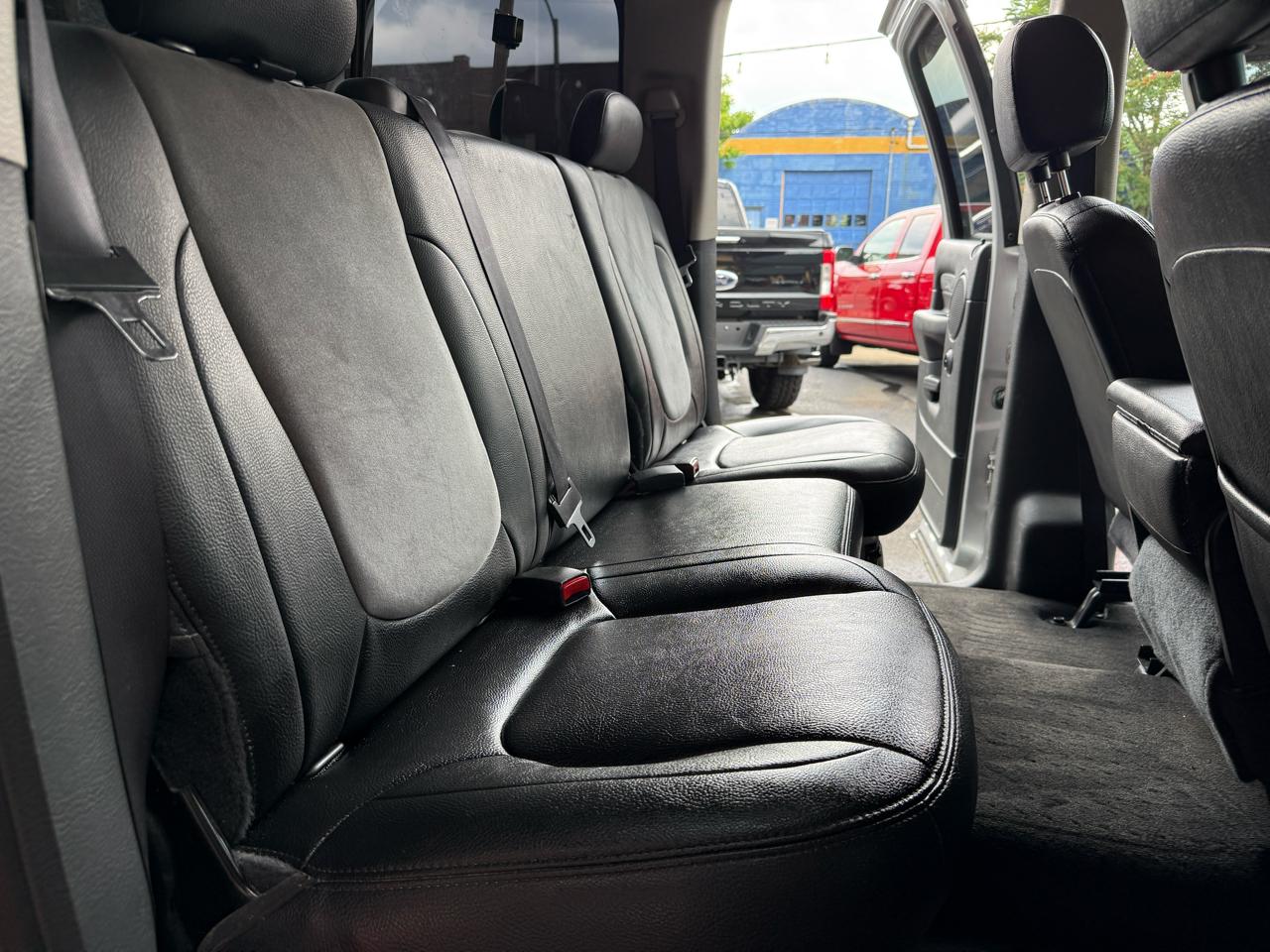 Dodge Ram 2500 4WD Crew Cab 149" Laramie 2005
