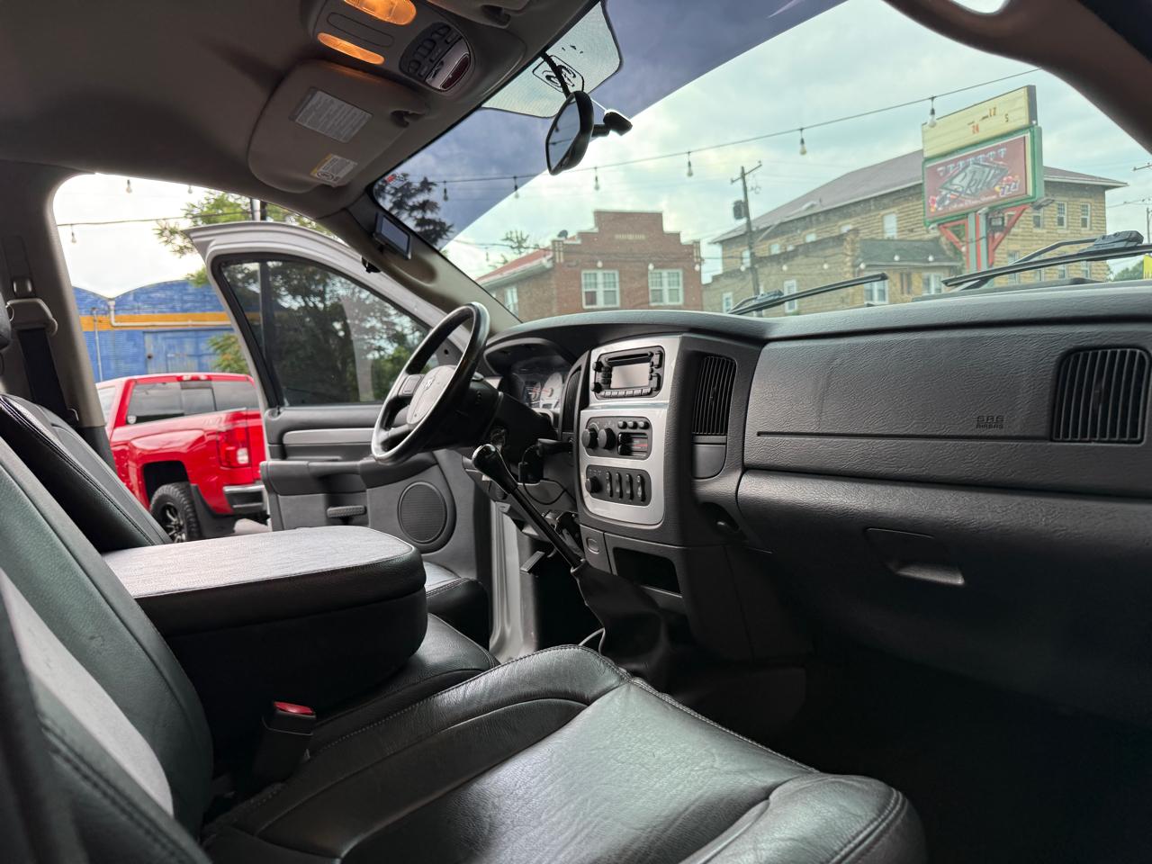 Dodge Ram 2500 4WD Crew Cab 149" Laramie 2005