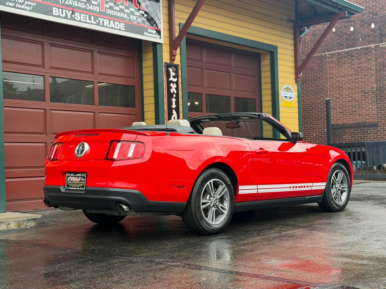 Ford Mustang V6 Premium Convertible 2012