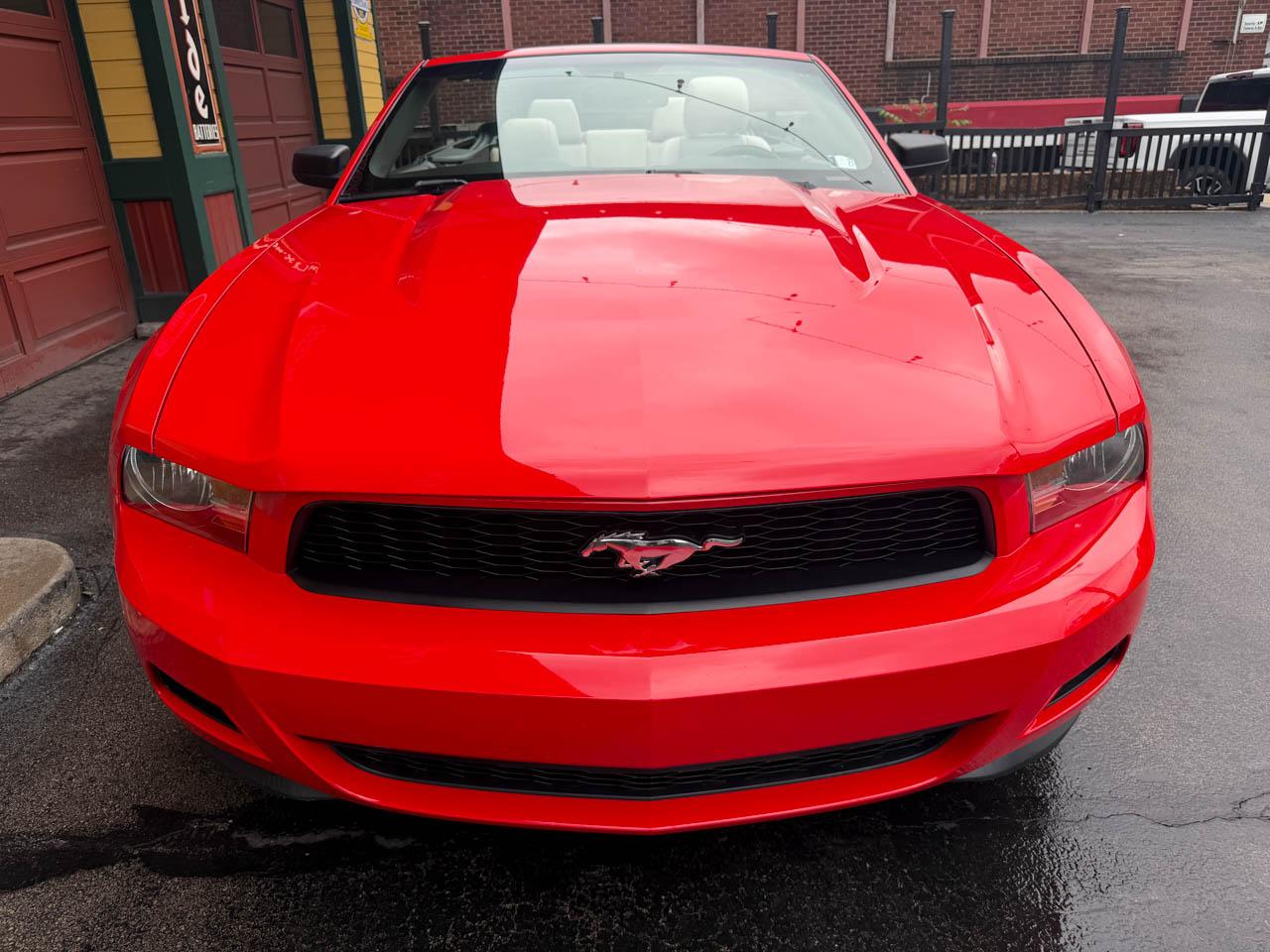 Ford Mustang V6 Premium Convertible 2012
