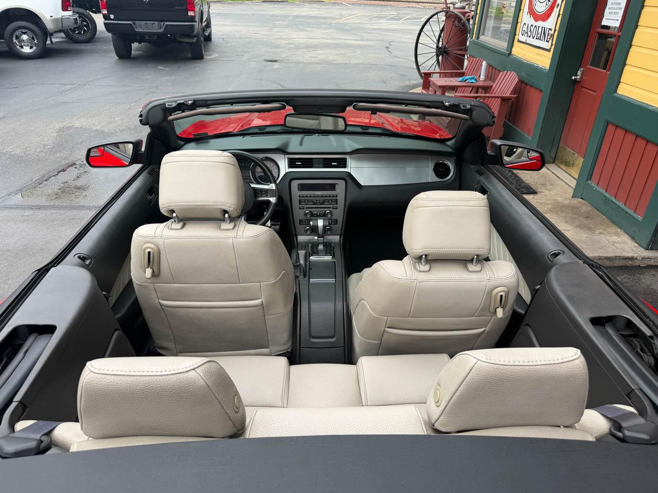 Ford Mustang V6 Premium Convertible 2012