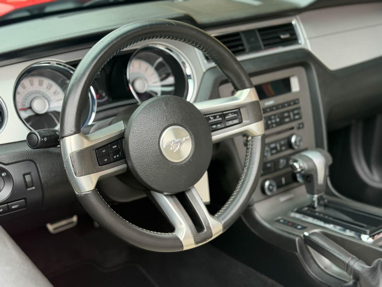 Ford Mustang V6 Premium Convertible 2012