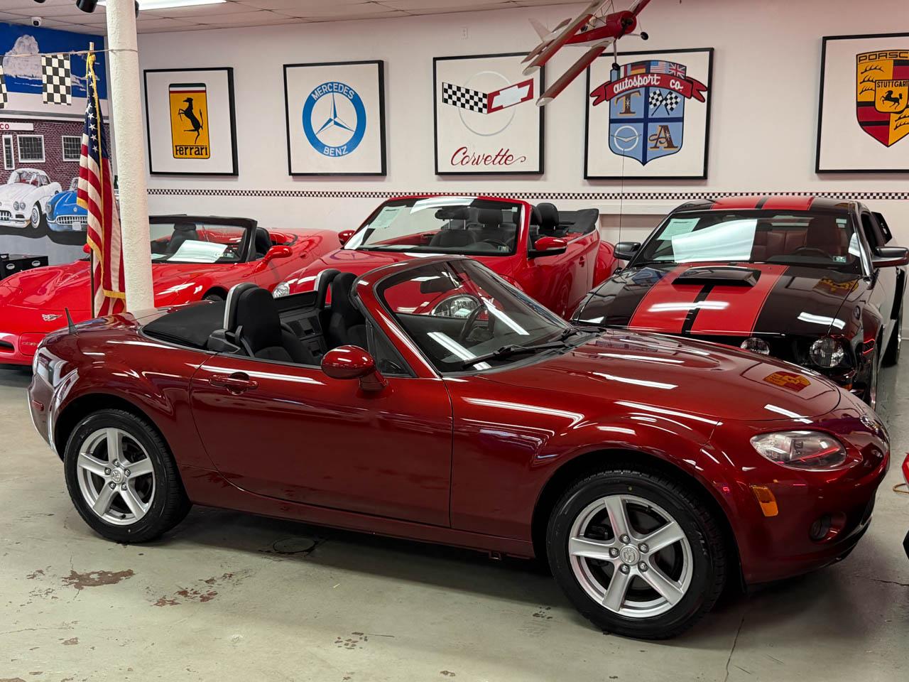 Mazda MX-5 Miata Base 2006