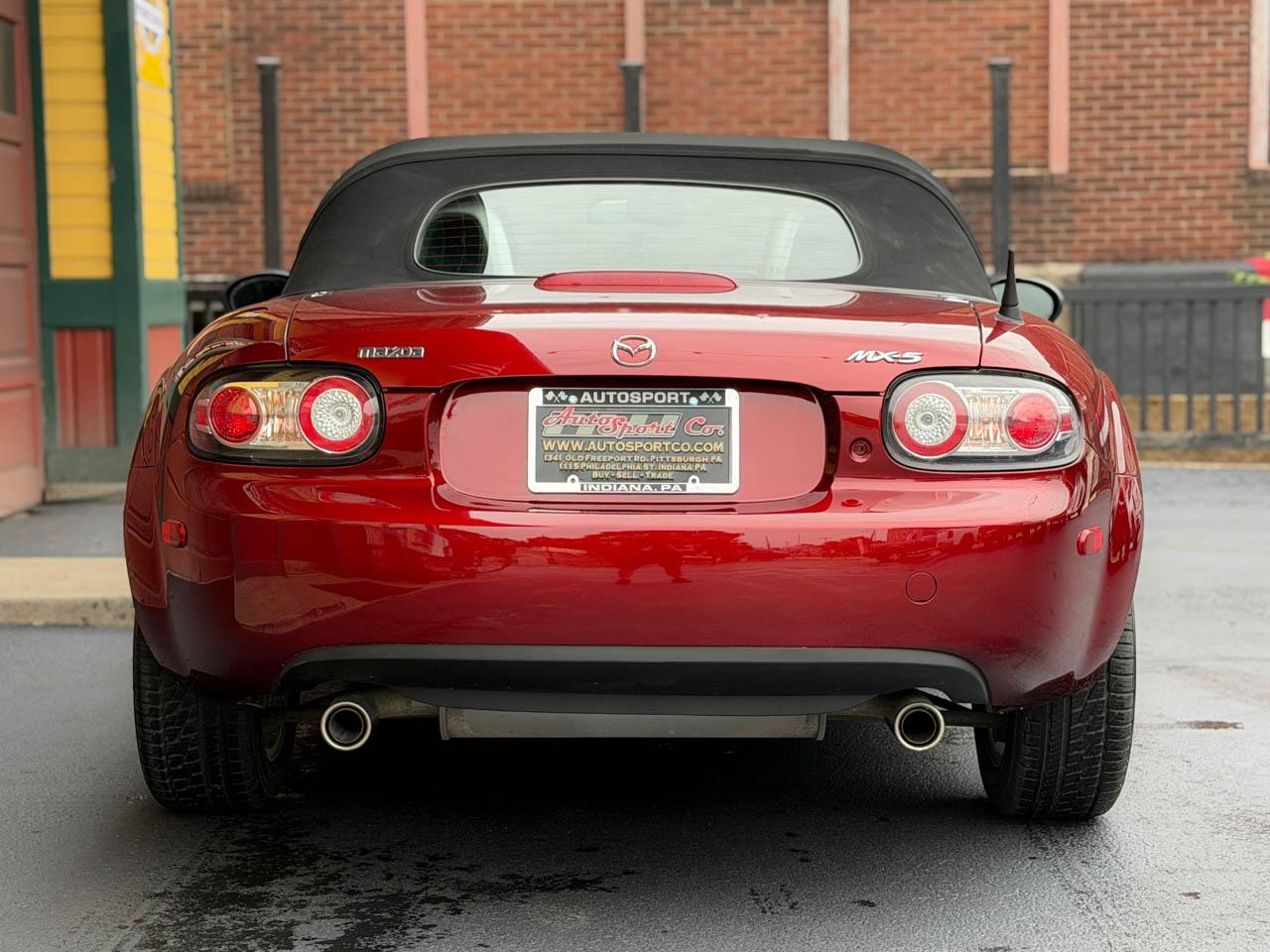 Mazda MX-5 Miata Base 2006