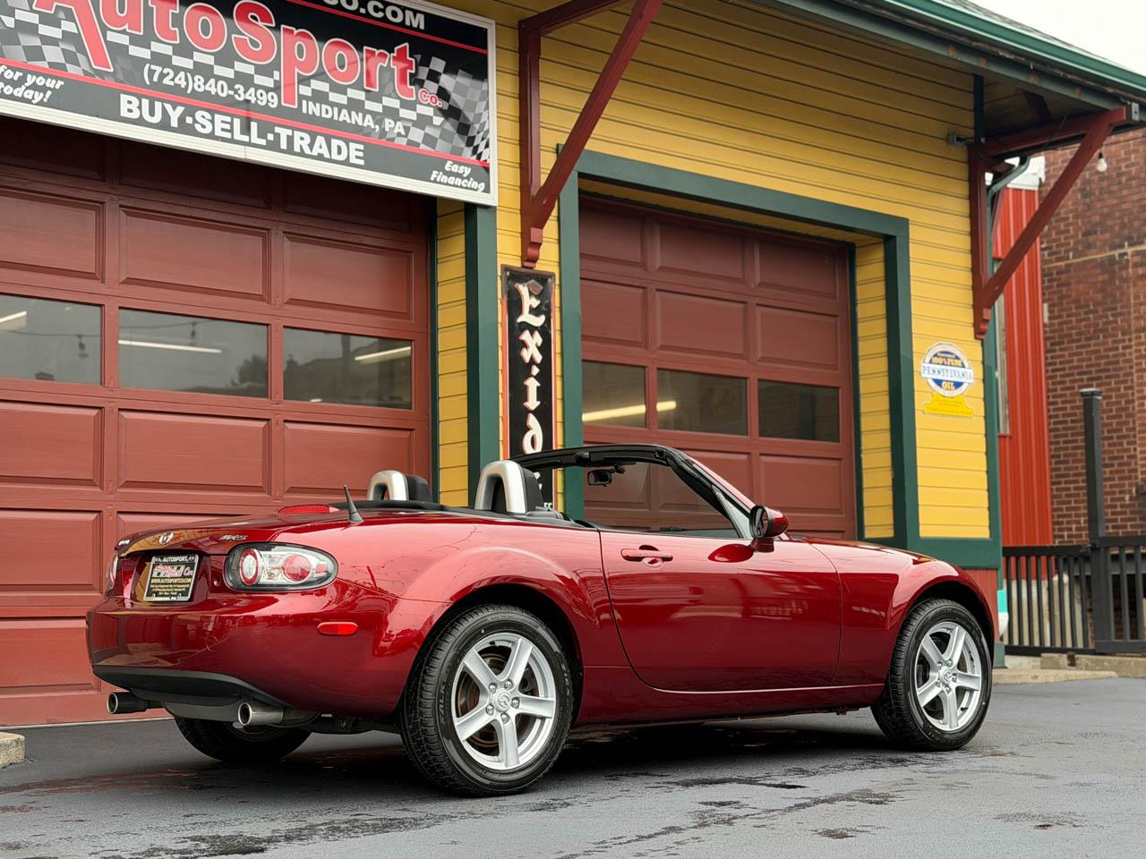 Mazda MX-5 Miata Base 2006