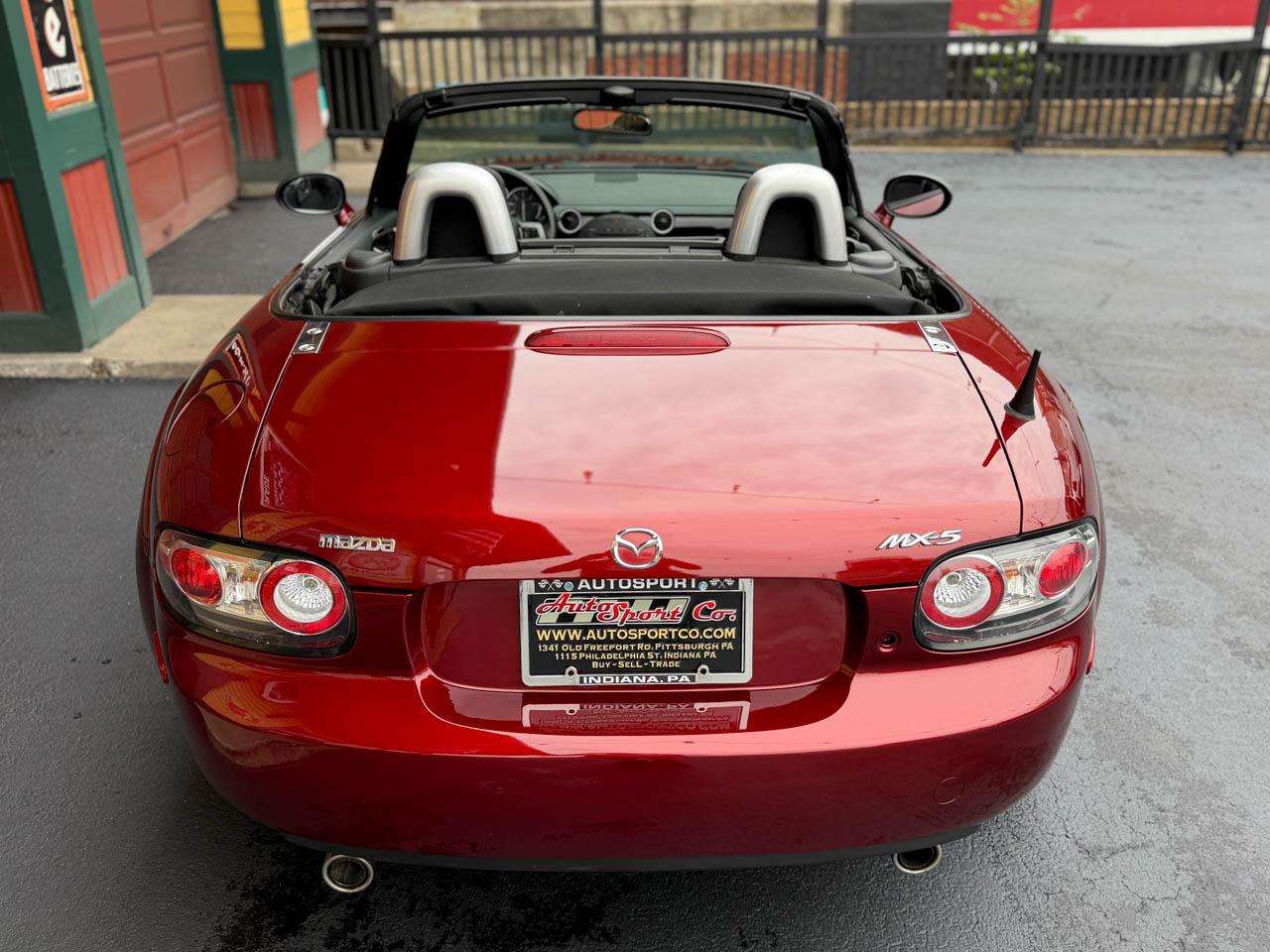 Mazda MX-5 Miata Base 2006