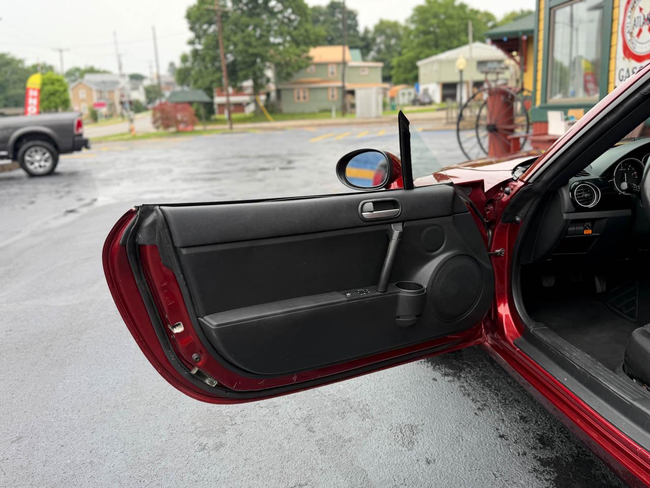 Mazda MX-5 Miata Base 2006