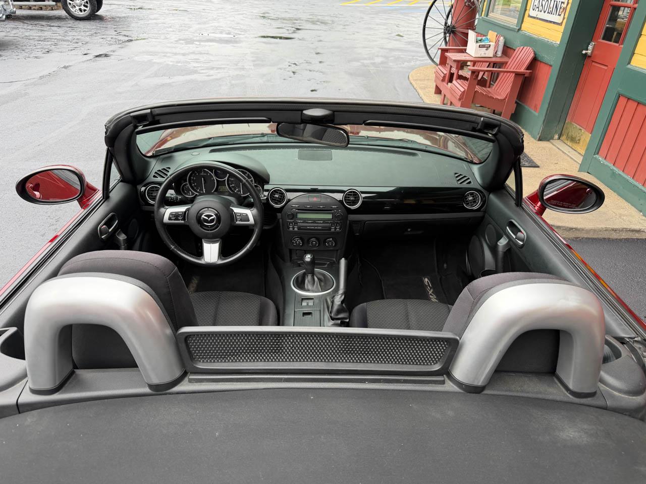 Mazda MX-5 Miata Base 2006