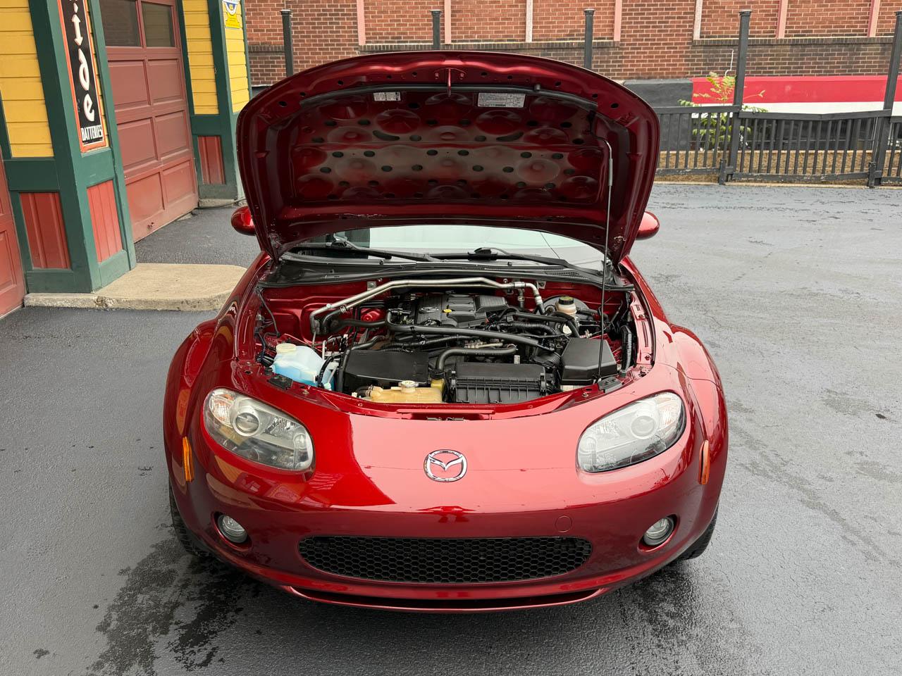 Mazda MX-5 Miata Base 2006