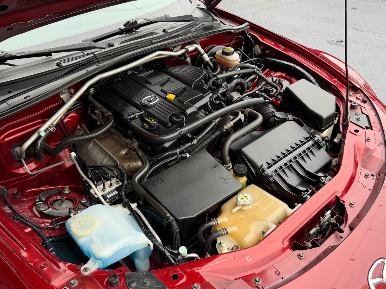 Mazda MX-5 Miata Base 2006