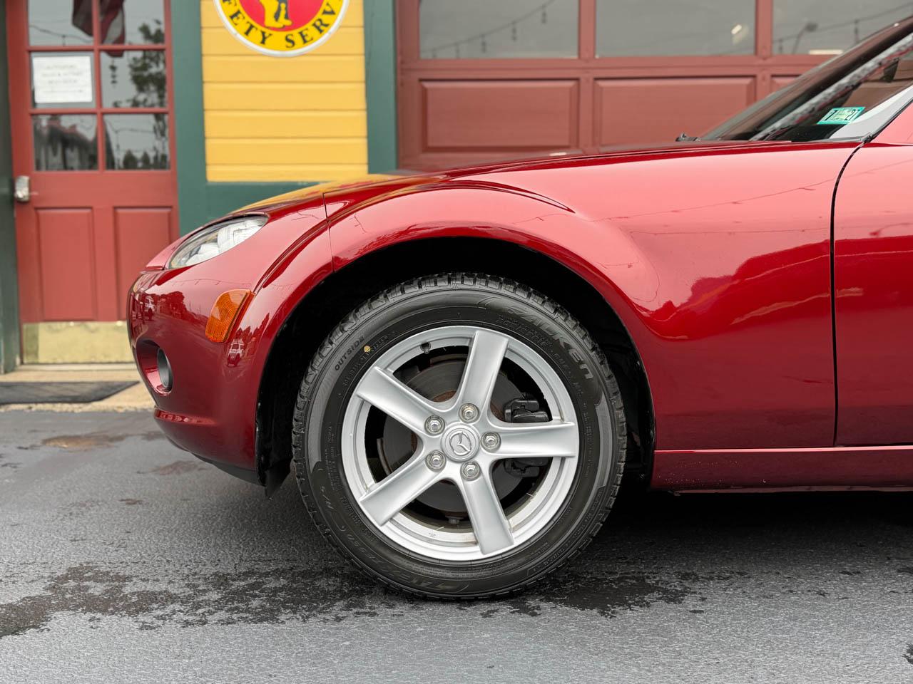 Mazda MX-5 Miata Base 2006