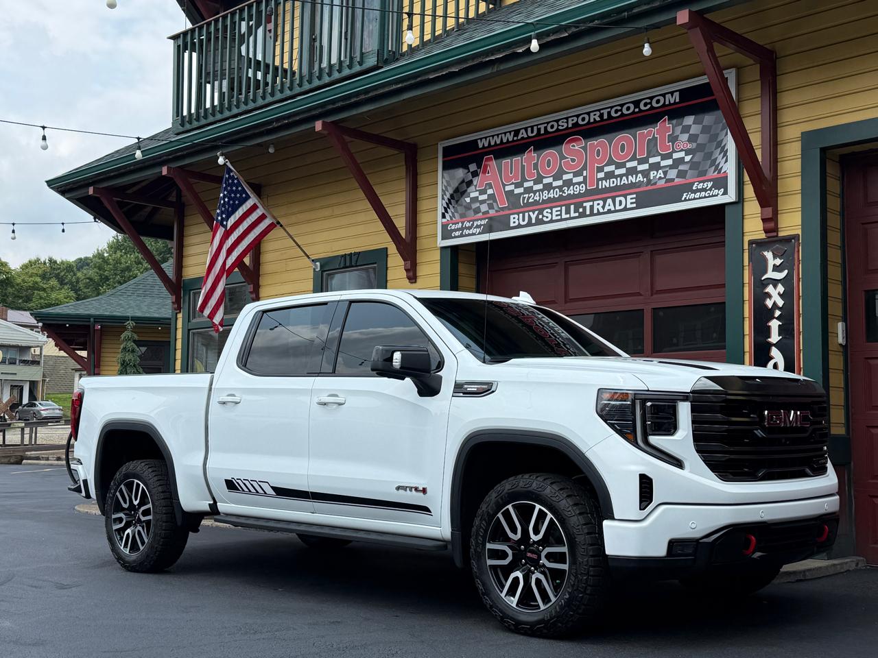 GMC Sierra 1500 AT4 Crew Cab 4WD 2023
