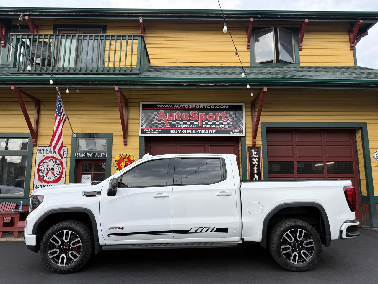 GMC Sierra 1500 AT4 Crew Cab 4WD 2023