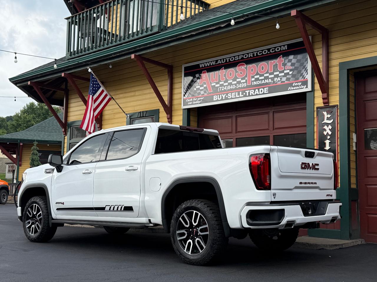 GMC Sierra 1500 AT4 Crew Cab 4WD 2023