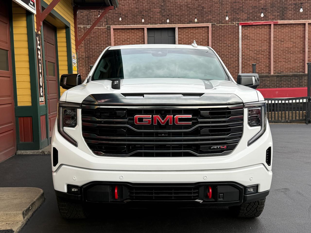 GMC Sierra 1500 AT4 Crew Cab 4WD 2023
