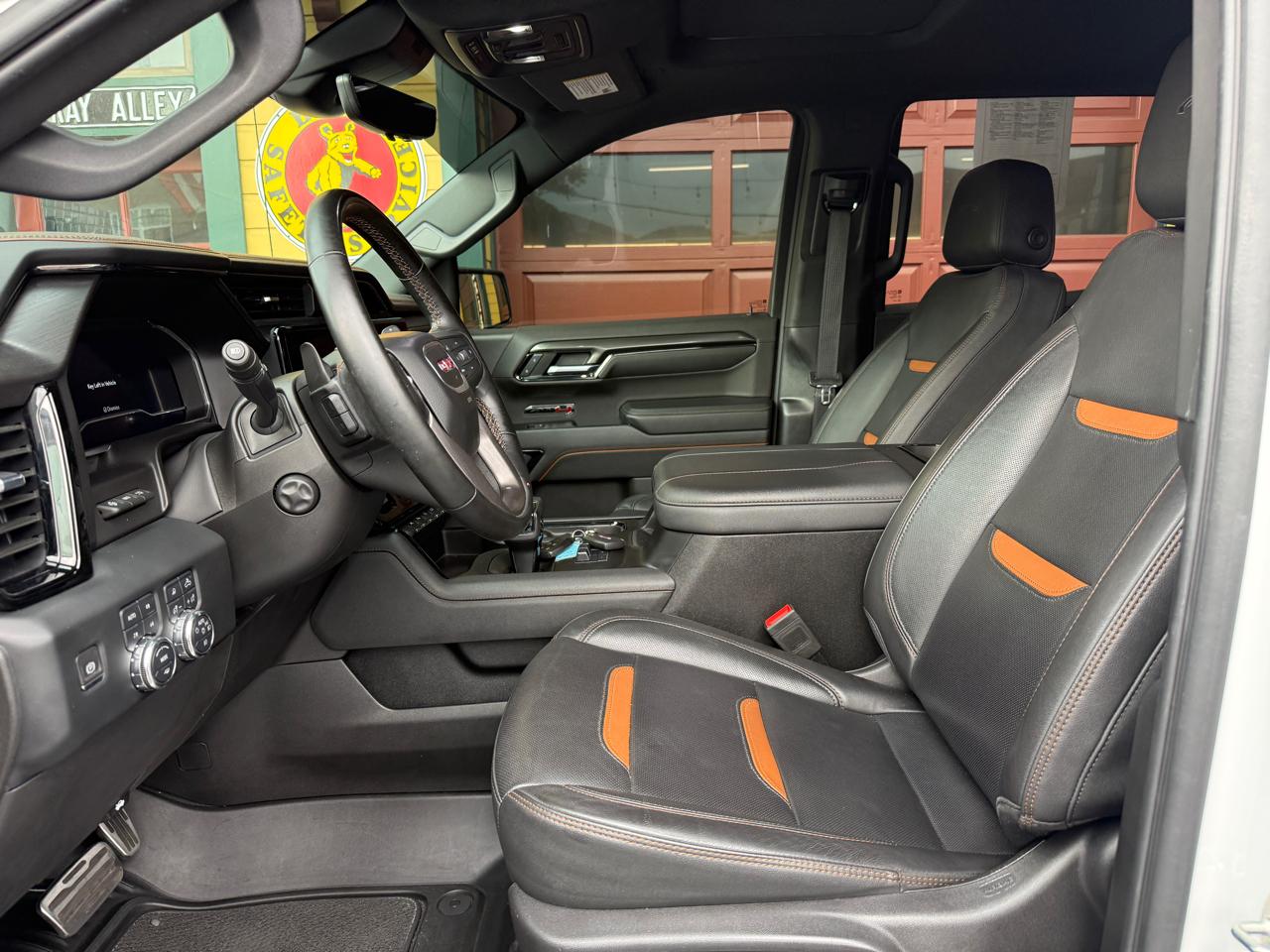 GMC Sierra 1500 AT4 Crew Cab 4WD 2023