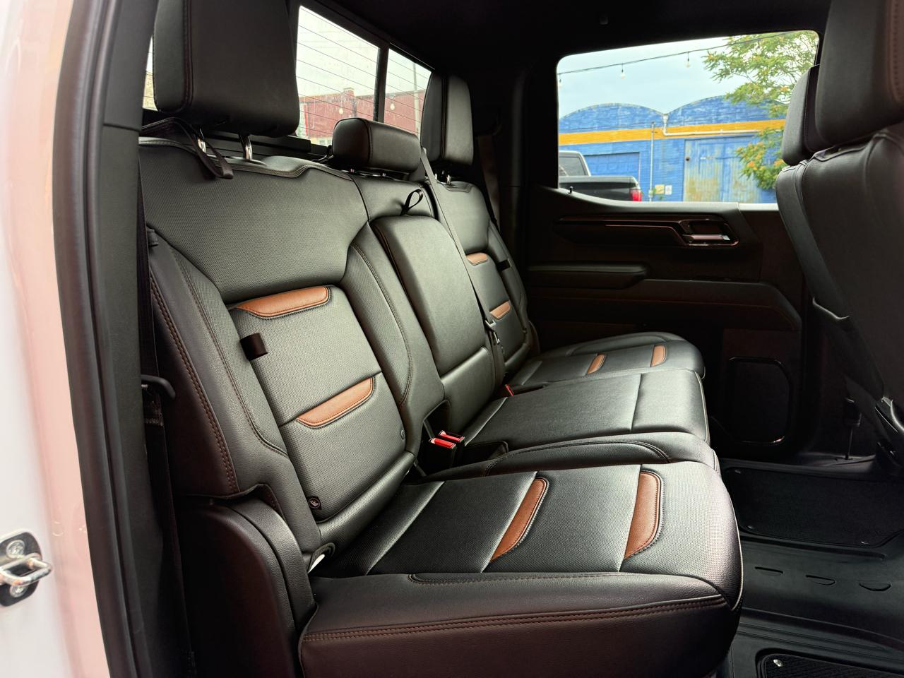 GMC Sierra 1500 AT4 Crew Cab 4WD 2023