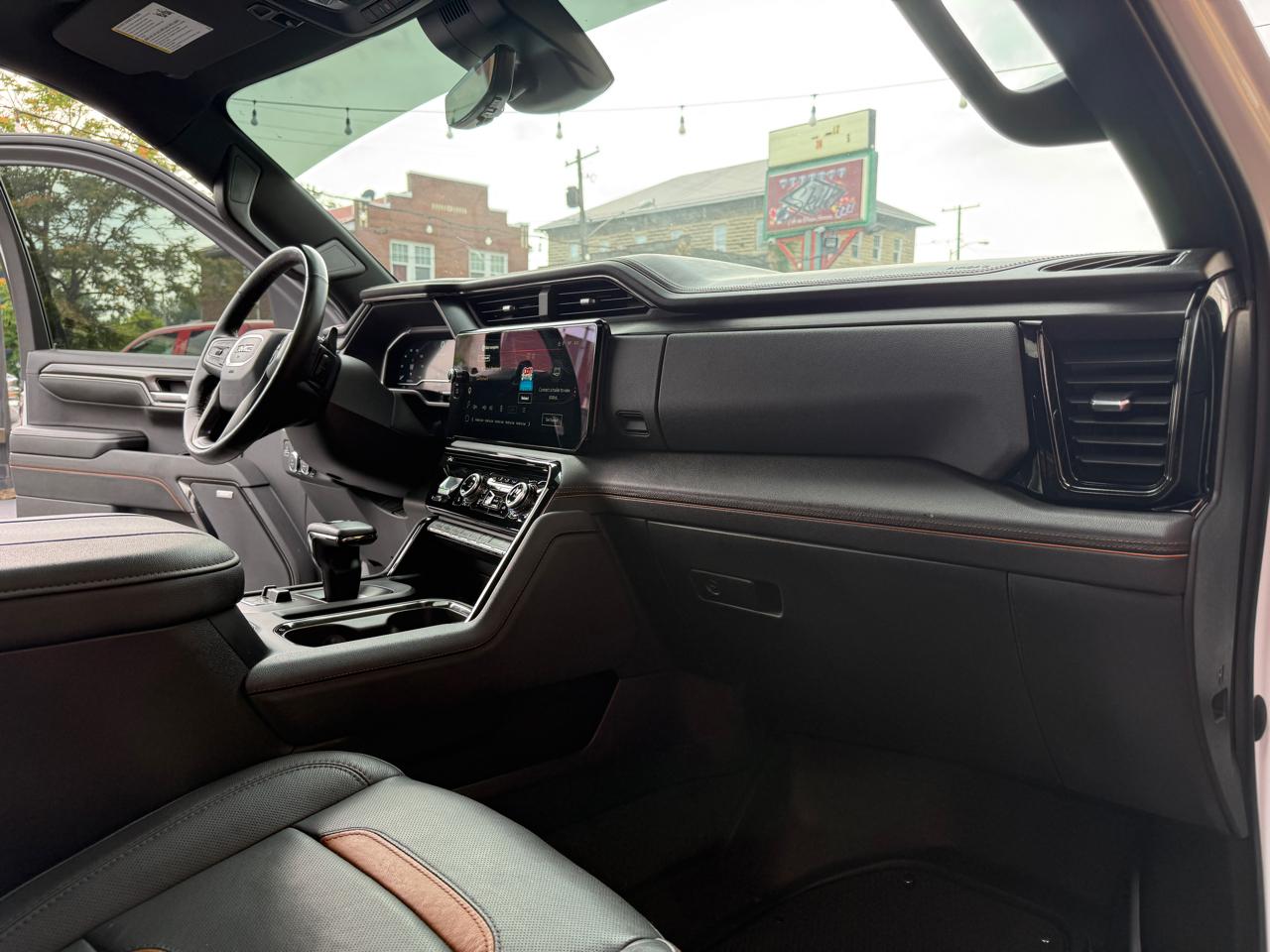 GMC Sierra 1500 AT4 Crew Cab 4WD 2023