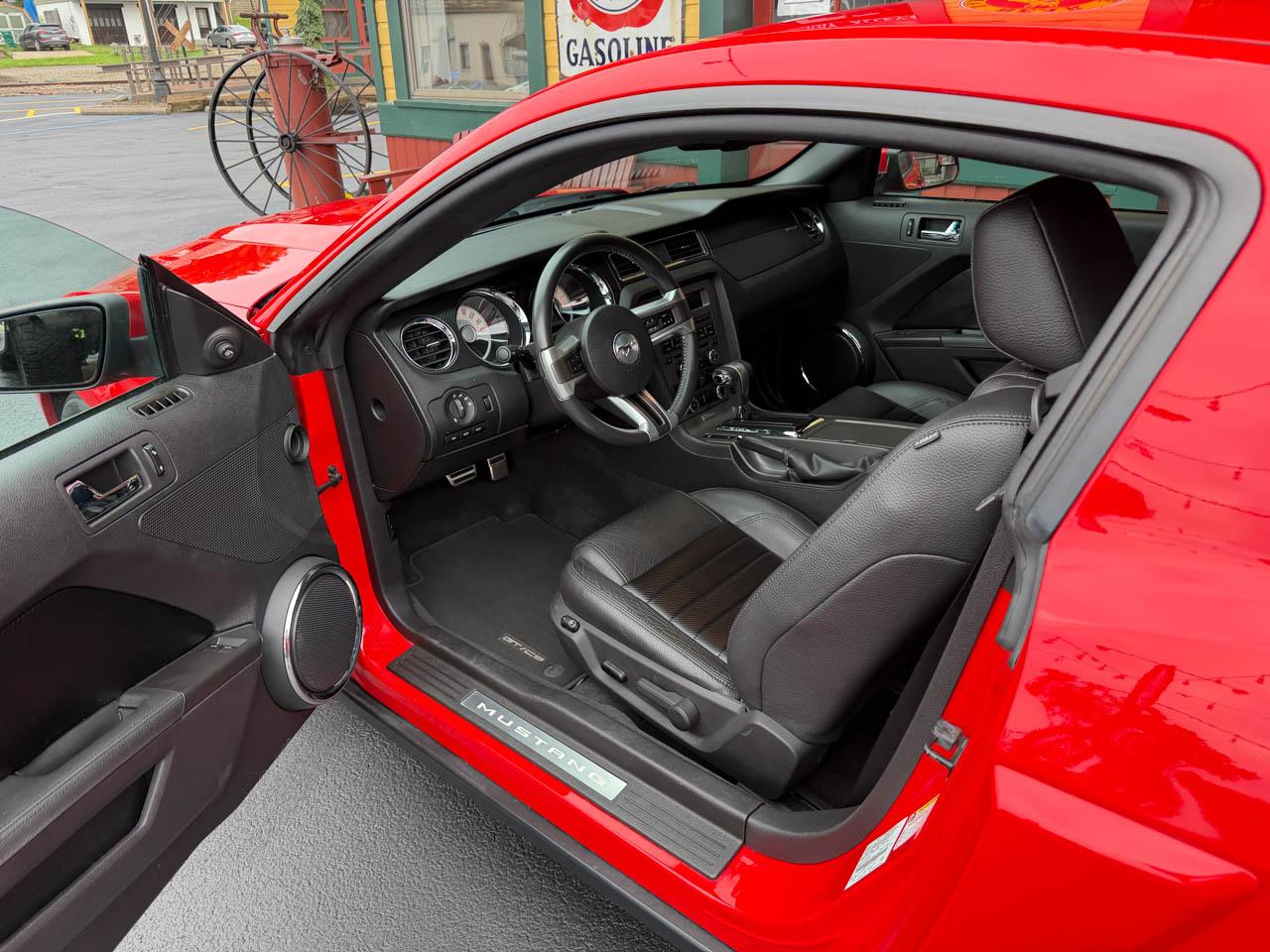 Ford Mustang  2011