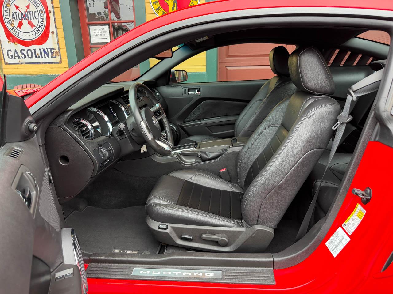 Ford Mustang  2011