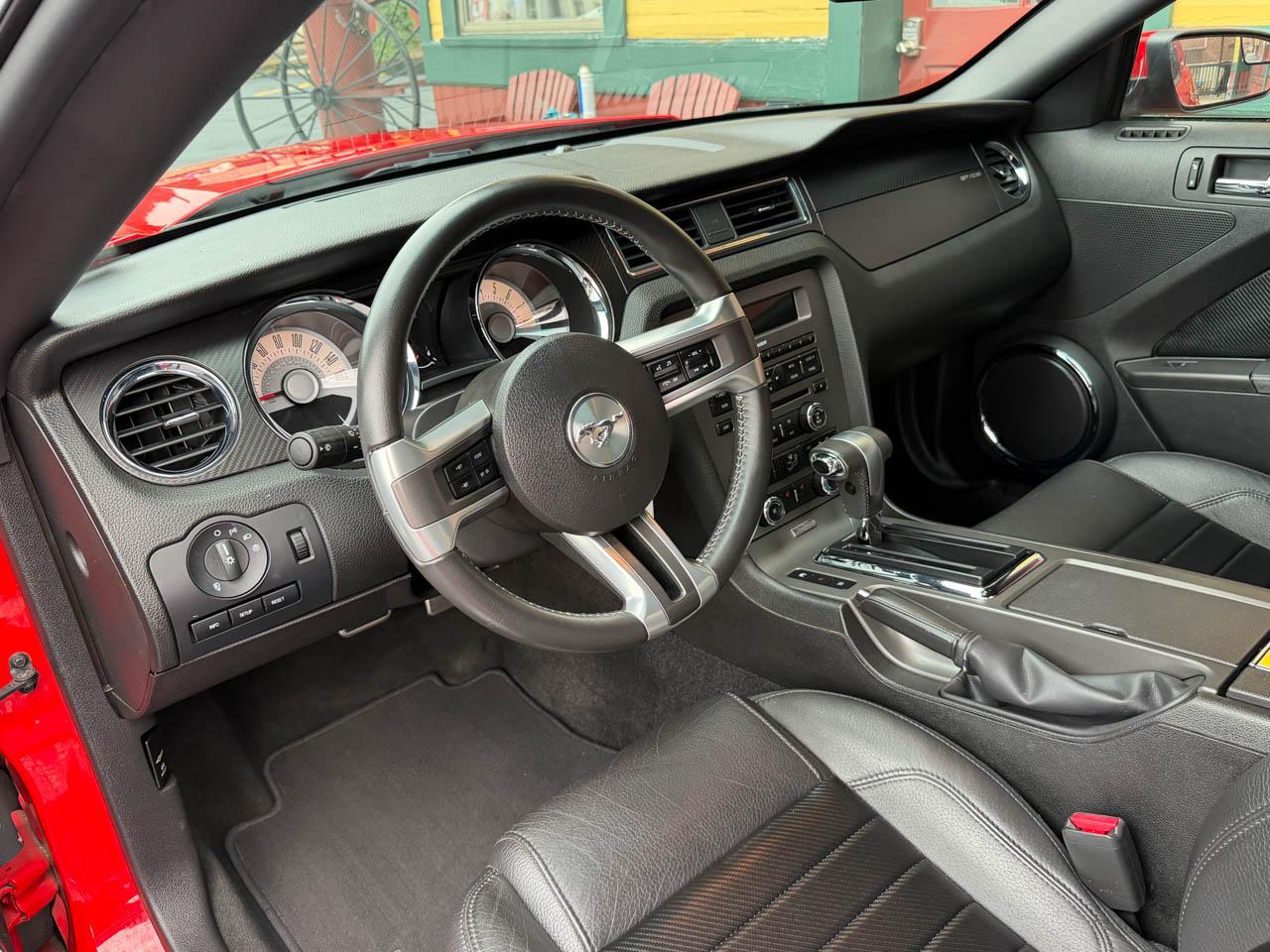 Ford Mustang  2011