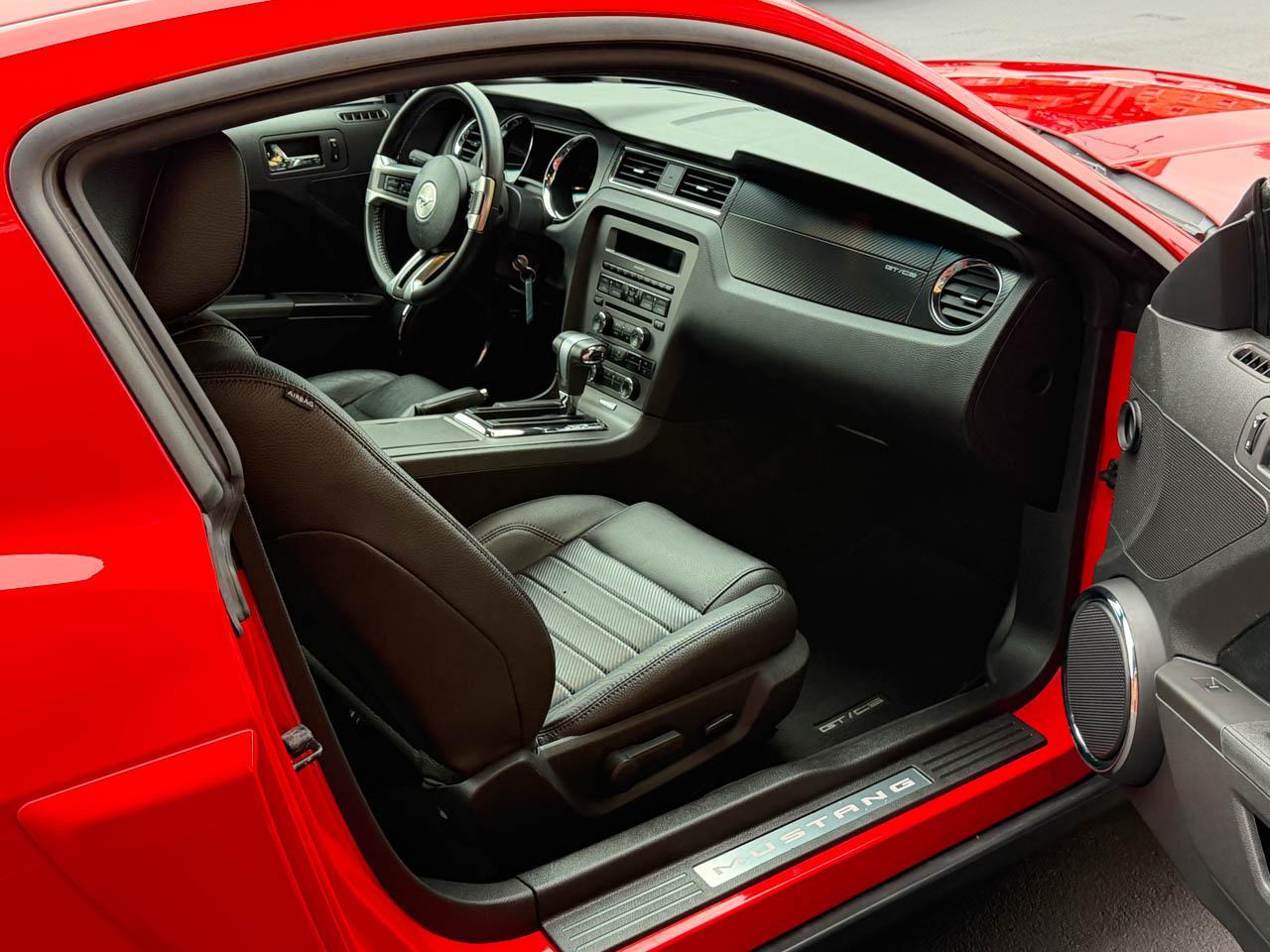 Ford Mustang  2011