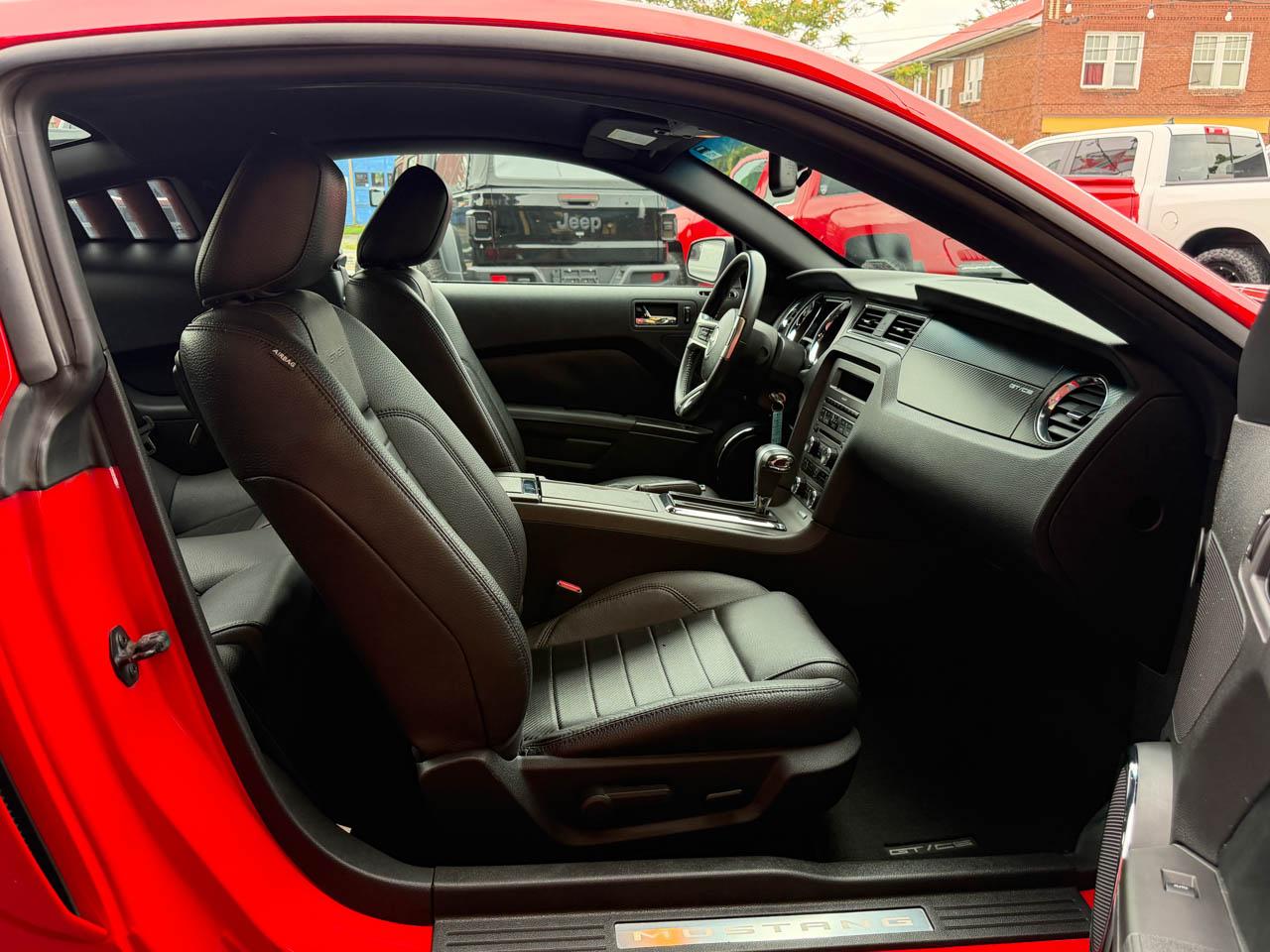 Ford Mustang  2011