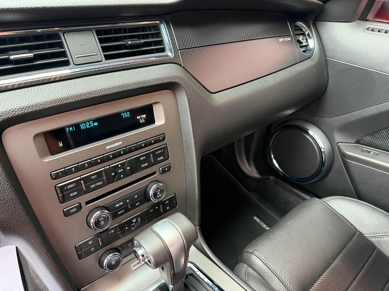 Ford Mustang  2011