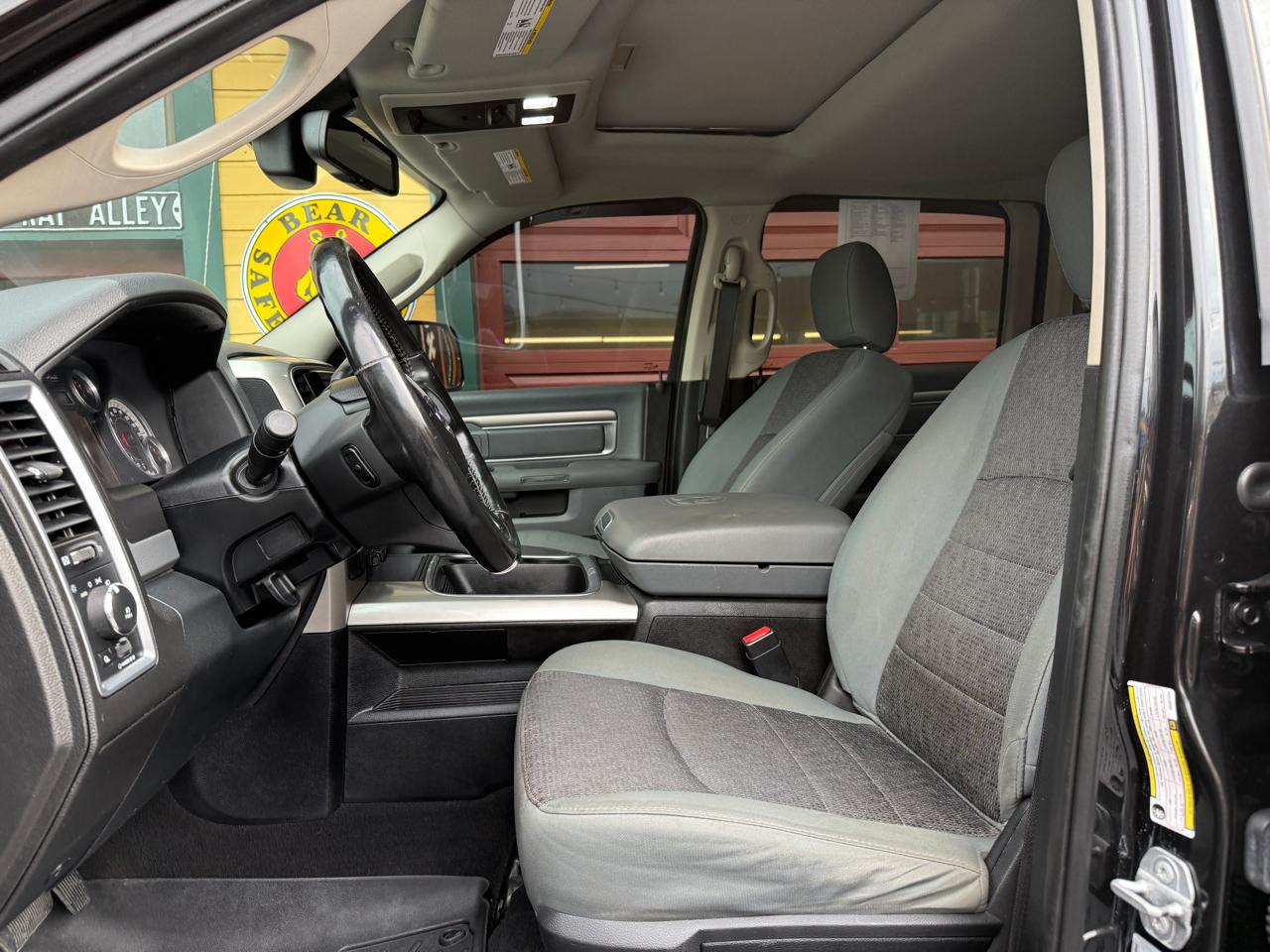 RAM 2500 4WD Mega Cab 160.5" Big Horn 2016