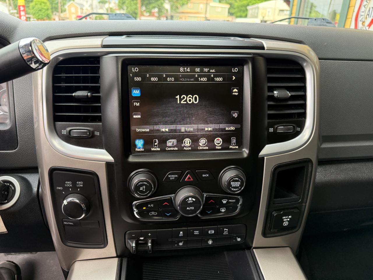 RAM 2500 4WD Mega Cab 160.5" Big Horn 2016