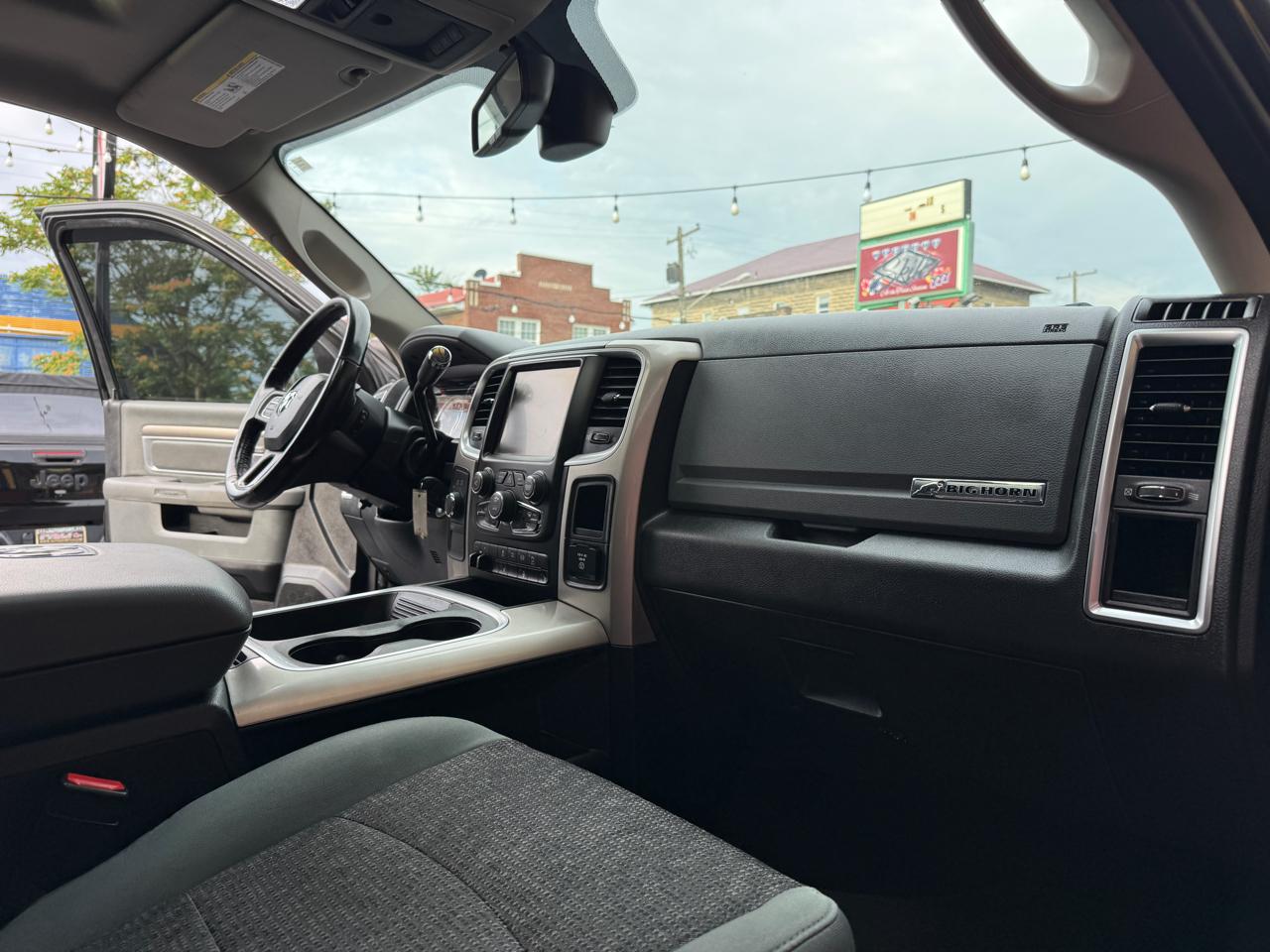 RAM 2500 4WD Mega Cab 160.5" Big Horn 2016