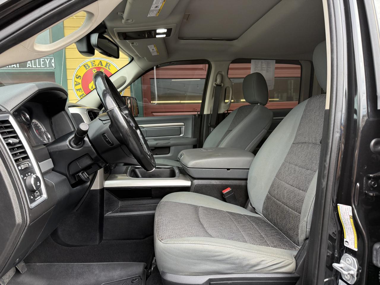 RAM 2500 4WD Mega Cab 160.5" Big Horn 2016