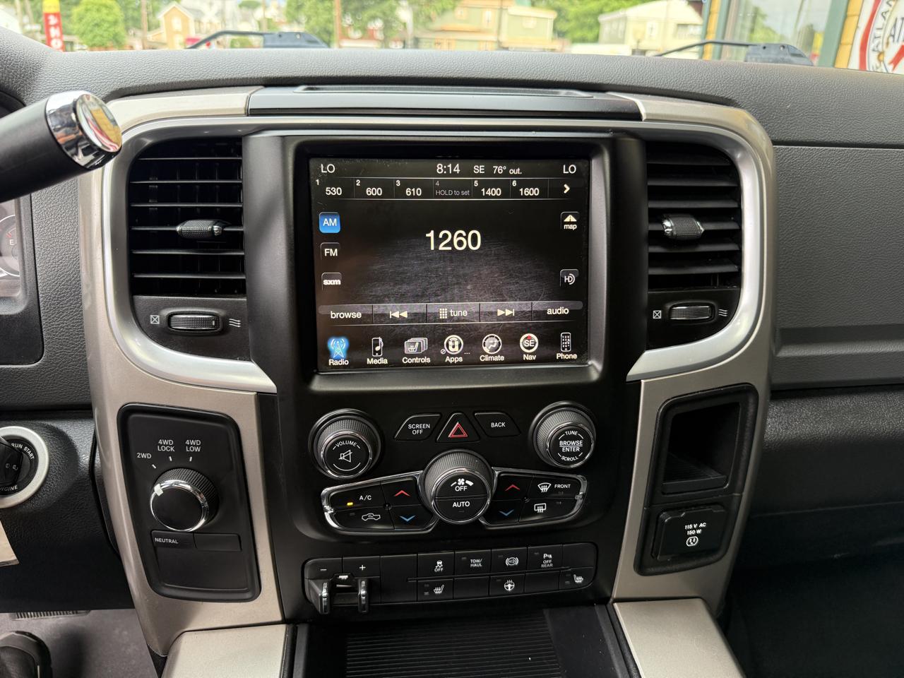 RAM 2500 4WD Mega Cab 160.5" Big Horn 2016